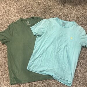 2 men size L tshirts